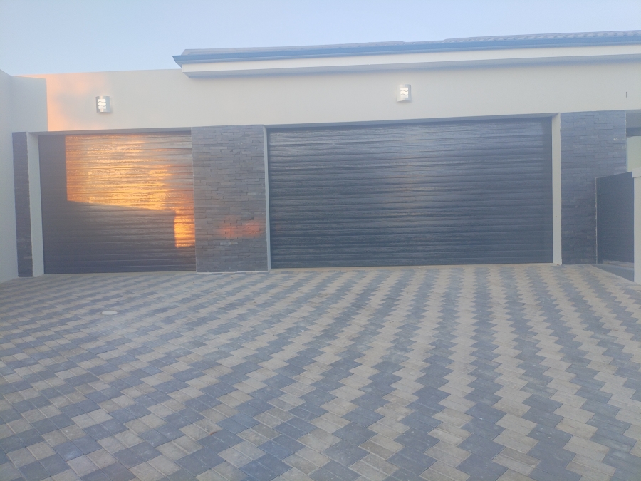 4 Bedroom Property for Sale in Tafelzicht Western Cape